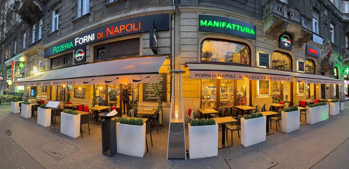 Forni di Napoli, Budapest